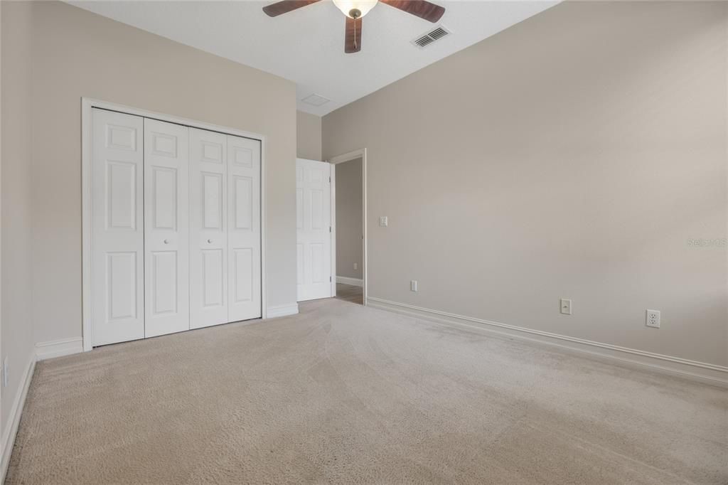 Под контрактом: $559,900 (4 спален, 2 ванн, 2530 Квадратных фут)