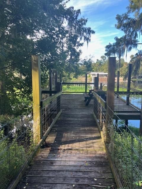 На продажу: $390,000 (10.19 acres)