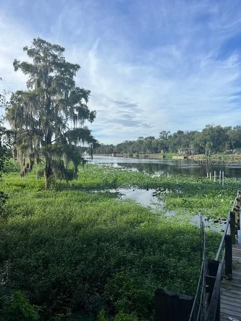 На продажу: $390,000 (10.19 acres)