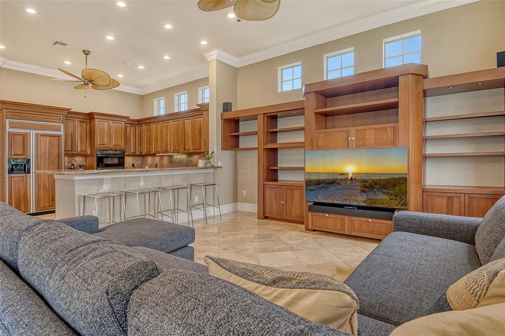 出租: $29,000 (5 贝兹, 5 浴室, 4858 平方英尺)