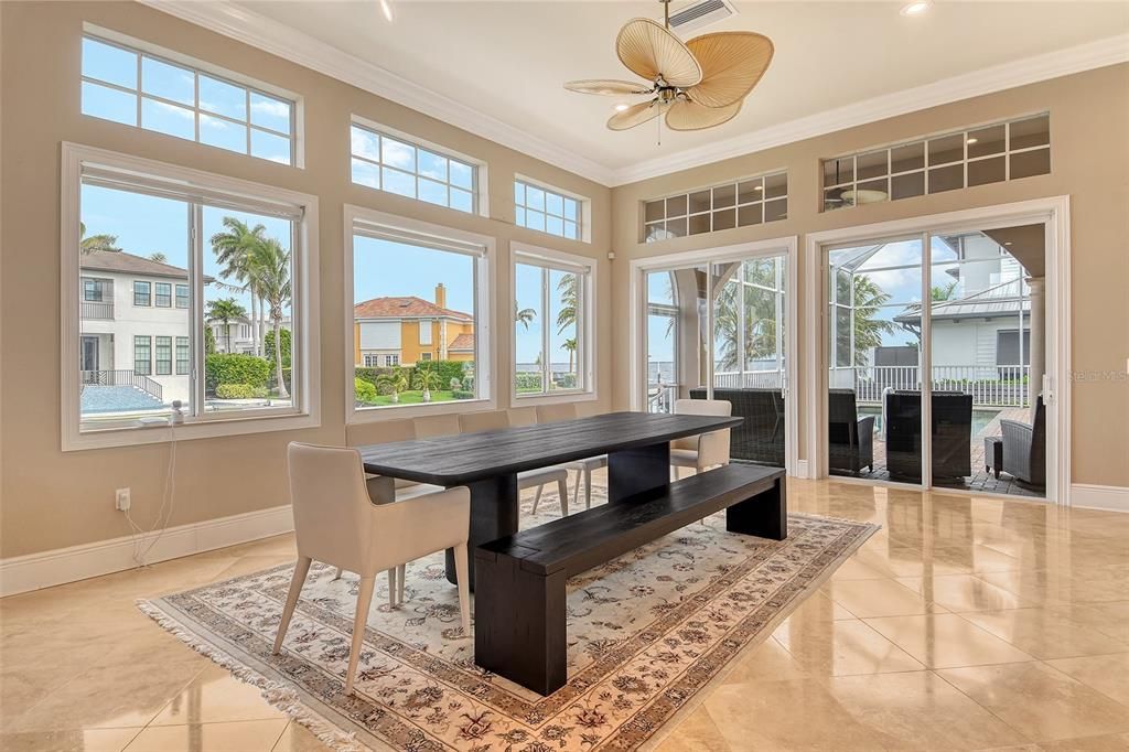 出租: $29,000 (5 贝兹, 5 浴室, 4858 平方英尺)