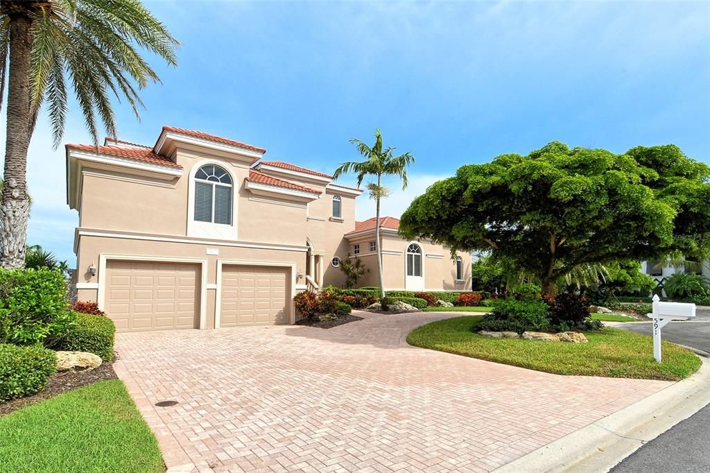 出租: $29,000 (5 贝兹, 5 浴室, 4858 平方英尺)