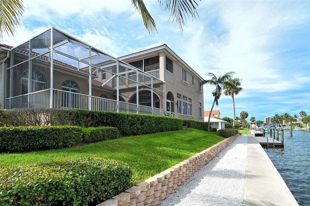 出租: $29,000 (5 贝兹, 5 浴室, 4858 平方英尺)