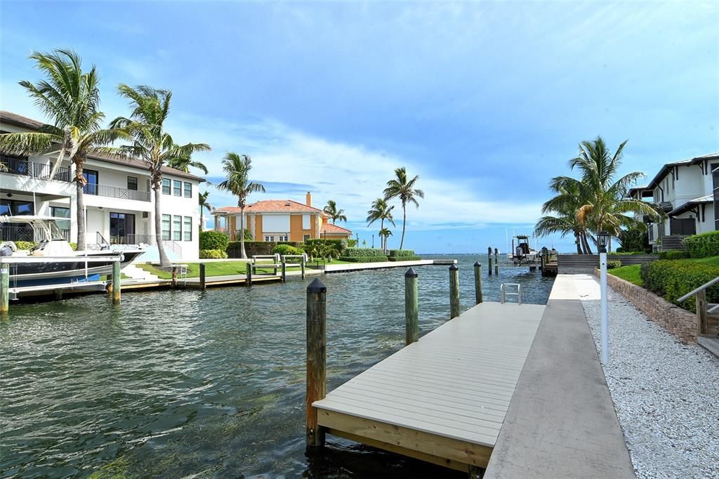 出租: $29,000 (5 贝兹, 5 浴室, 4858 平方英尺)