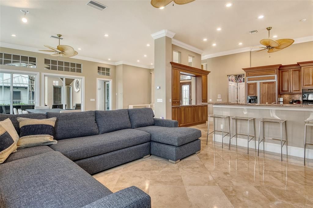 出租: $29,000 (5 贝兹, 5 浴室, 4858 平方英尺)