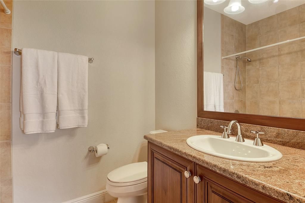 出租: $29,000 (5 贝兹, 5 浴室, 4858 平方英尺)