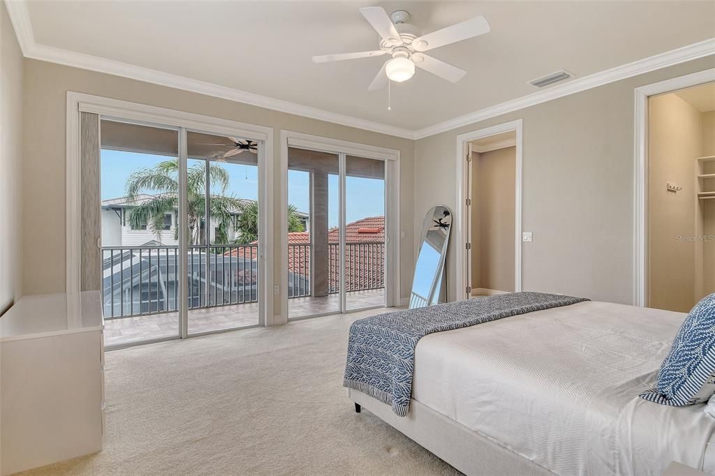 出租: $29,000 (5 贝兹, 5 浴室, 4858 平方英尺)