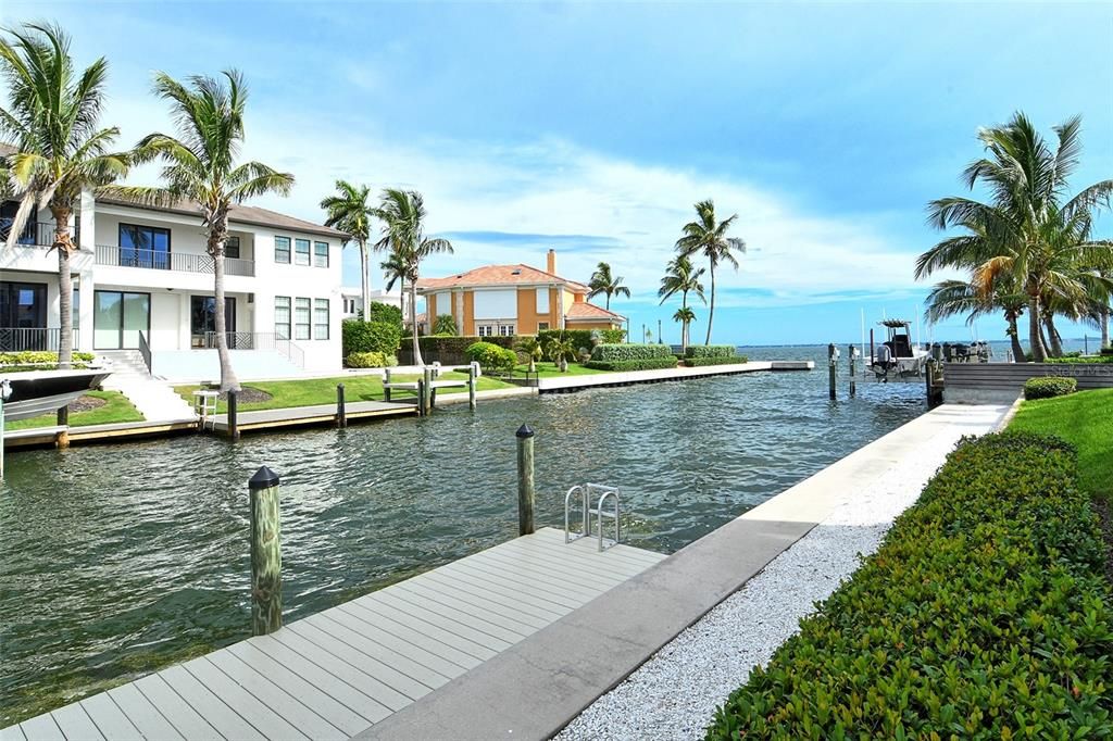 出租: $29,000 (5 贝兹, 5 浴室, 4858 平方英尺)