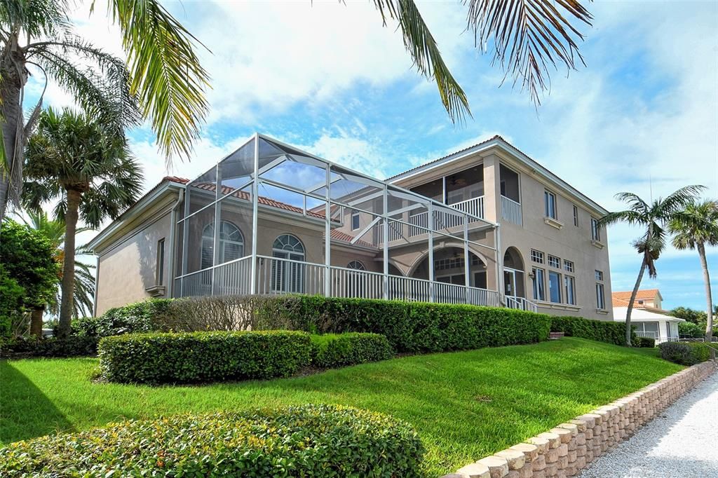 出租: $29,000 (5 贝兹, 5 浴室, 4858 平方英尺)