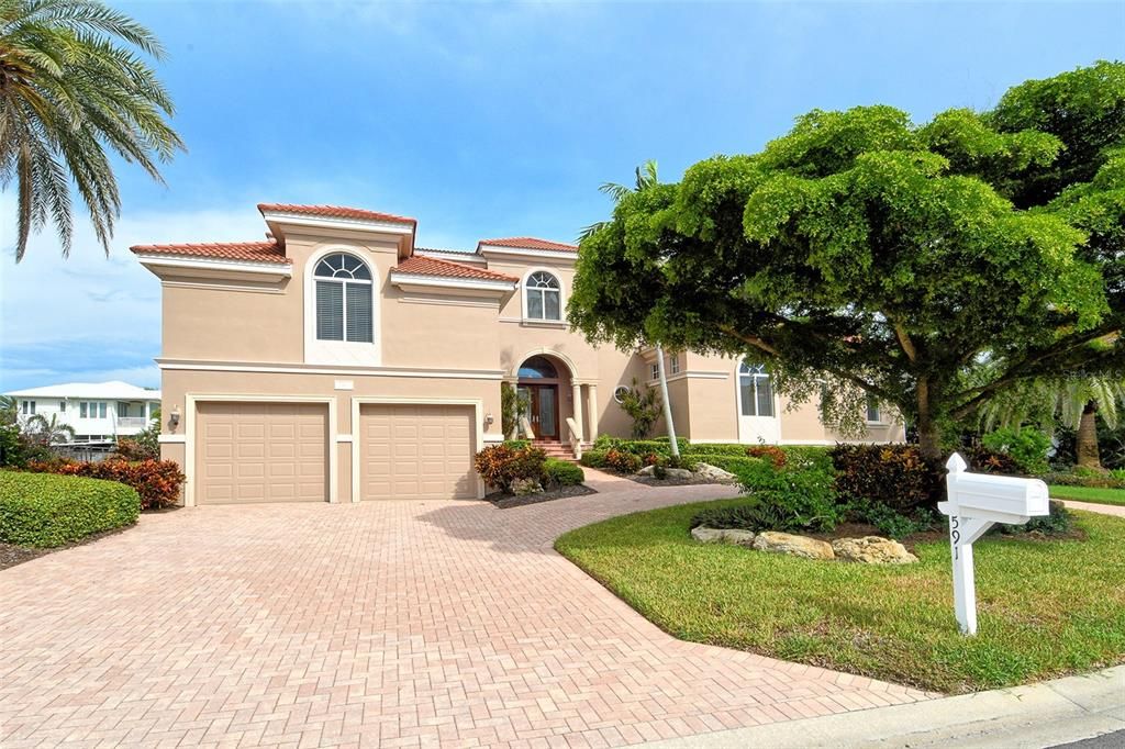 出租: $29,000 (5 贝兹, 5 浴室, 4858 平方英尺)