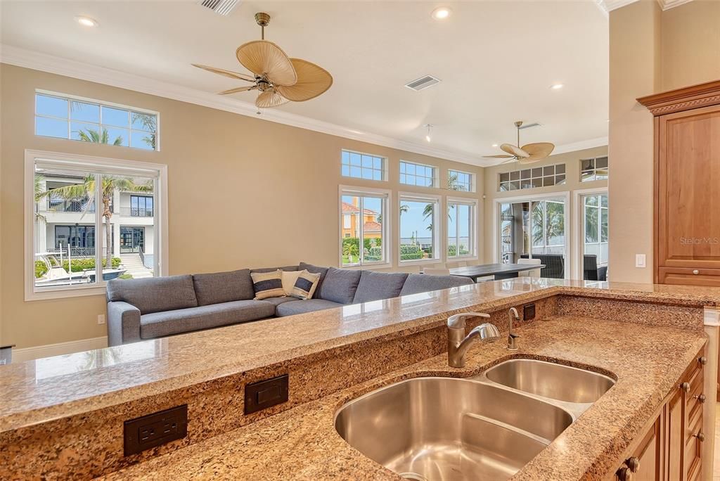 出租: $29,000 (5 贝兹, 5 浴室, 4858 平方英尺)