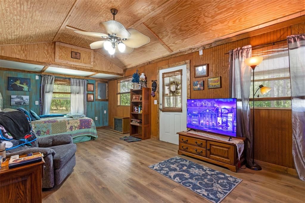 На продажу: $635,000 (3 спален, 2 ванн, 2640 Квадратных фут)