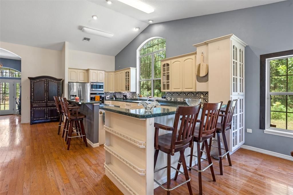 На продажу: $635,000 (3 спален, 2 ванн, 2640 Квадратных фут)