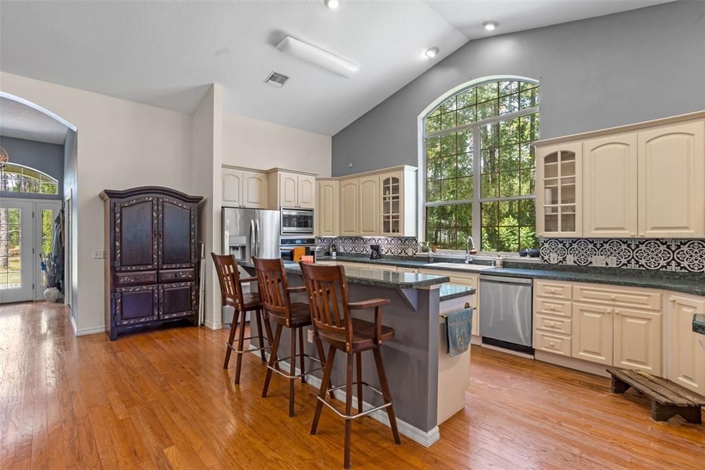 На продажу: $635,000 (3 спален, 2 ванн, 2640 Квадратных фут)