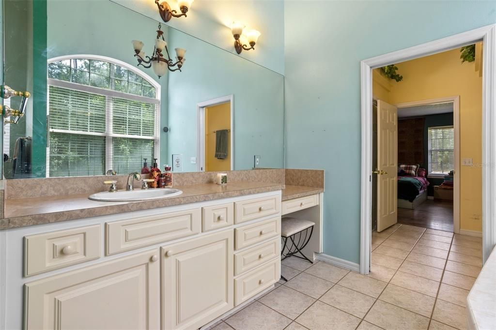 На продажу: $635,000 (3 спален, 2 ванн, 2640 Квадратных фут)