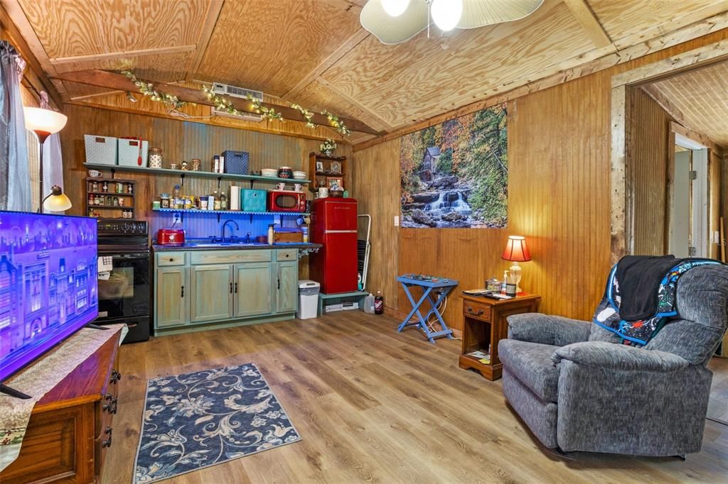 На продажу: $635,000 (3 спален, 2 ванн, 2640 Квадратных фут)