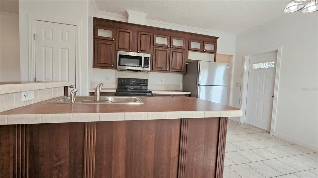 En Venta: $359,000 (3 camas, 2 baños, 1144 Pies cuadrados)