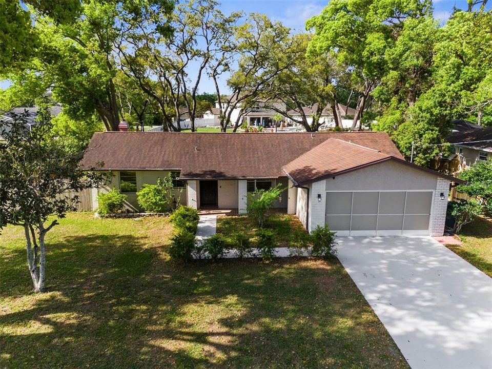 合同活跃: $239,000 (2 贝兹, 2 浴室, 1235 平方英尺)