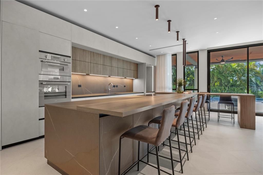 待售: $15,750,000 (8 贝兹, 8 浴室, 9573 平方英尺)