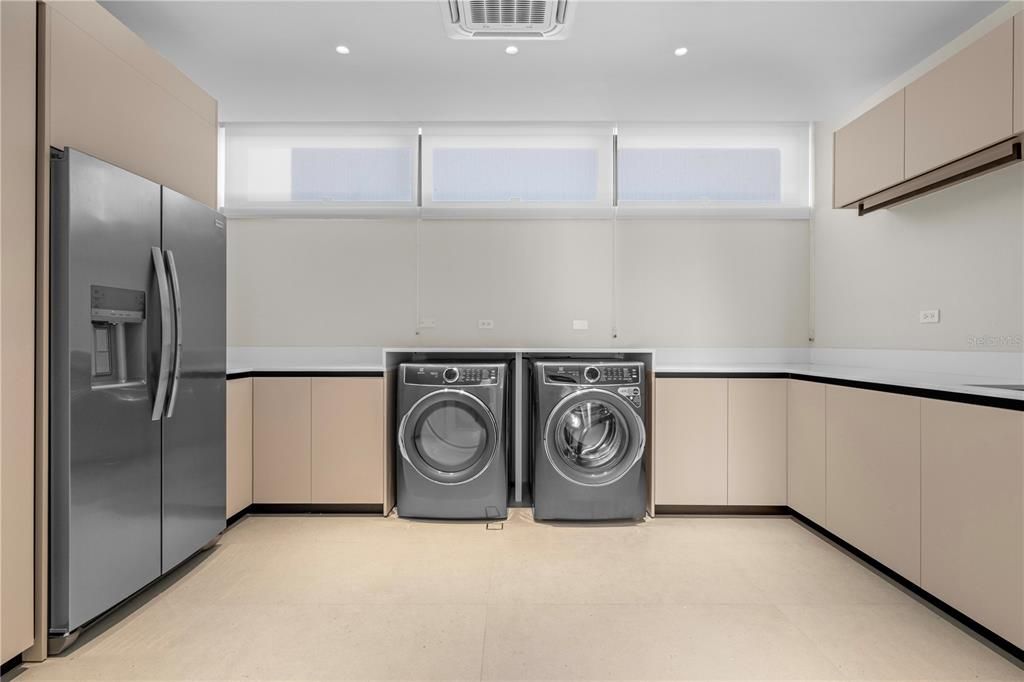 待售: $15,750,000 (8 贝兹, 8 浴室, 9573 平方英尺)