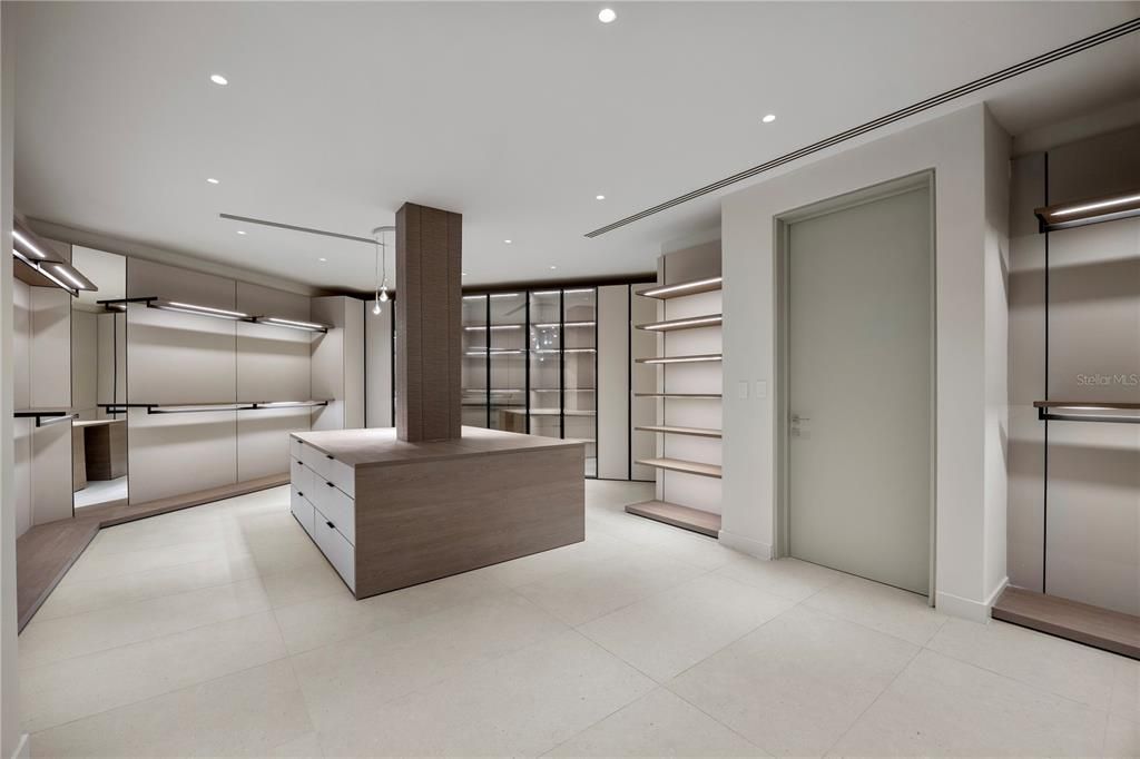 待售: $15,750,000 (8 贝兹, 8 浴室, 9573 平方英尺)