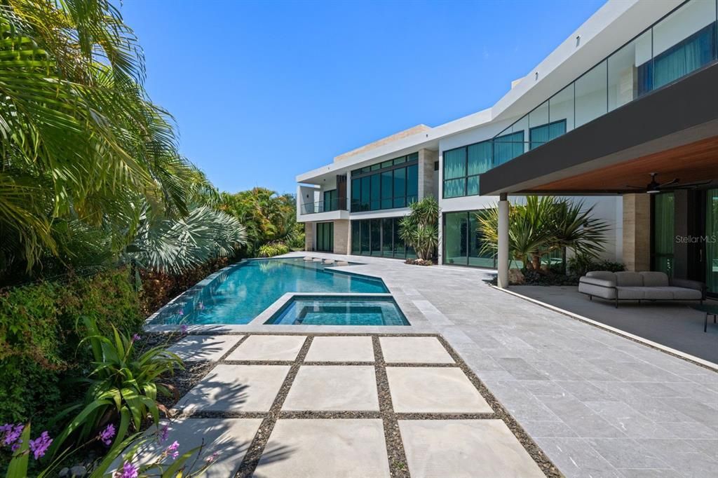 待售: $15,750,000 (8 贝兹, 8 浴室, 9573 平方英尺)