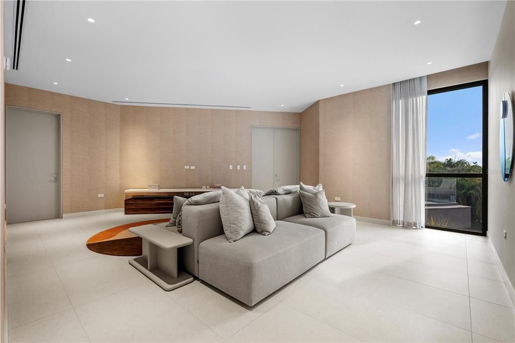 待售: $15,750,000 (8 贝兹, 8 浴室, 9573 平方英尺)