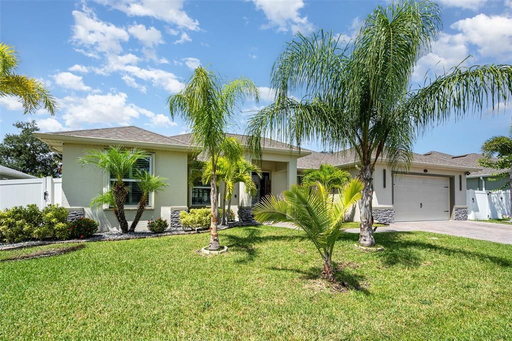 For Sale: $495,000 (4 beds, 2 baths, 2244 Square Feet)