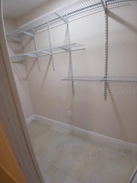 出租: $1,800 (2 贝兹, 1 浴室, 900 平方英尺)