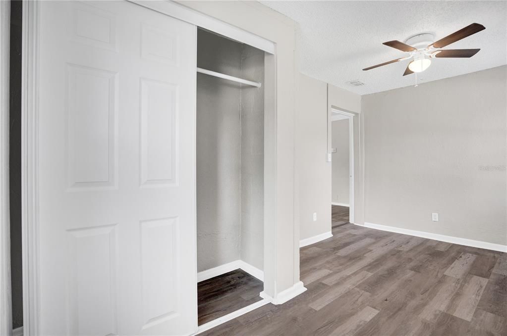 Active With Contract: $245,000 (3 beds, 1 baths, 966 Square Feet)