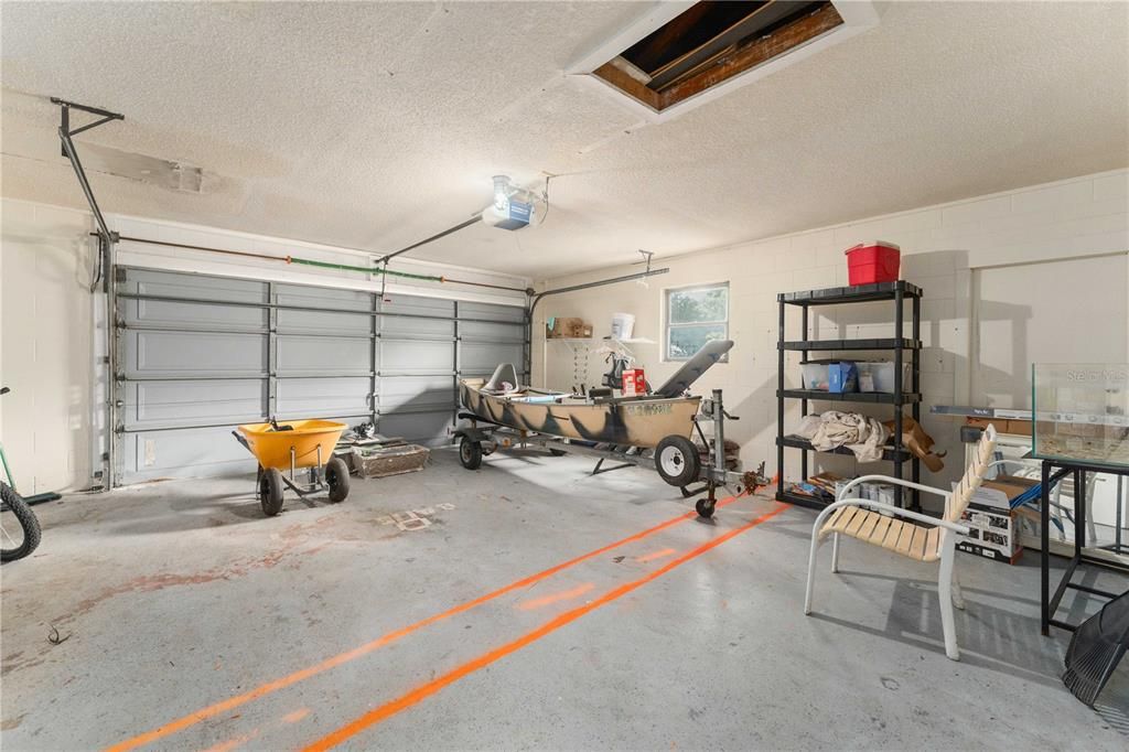 Activo con contrato: $487,700 (4 camas, 2 baños, 2200 Pies cuadrados)