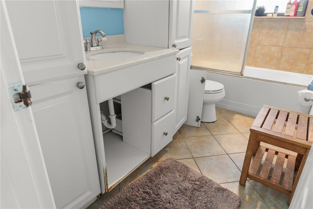 Activo con contrato: $487,700 (4 camas, 2 baños, 2200 Pies cuadrados)