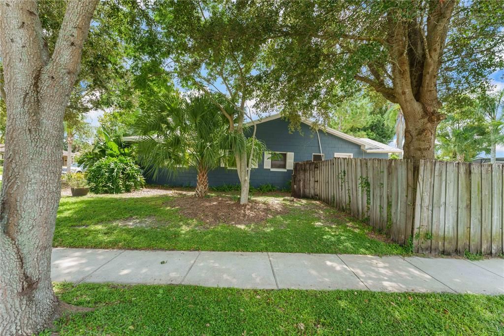 Activo con contrato: $487,700 (4 camas, 2 baños, 2200 Pies cuadrados)