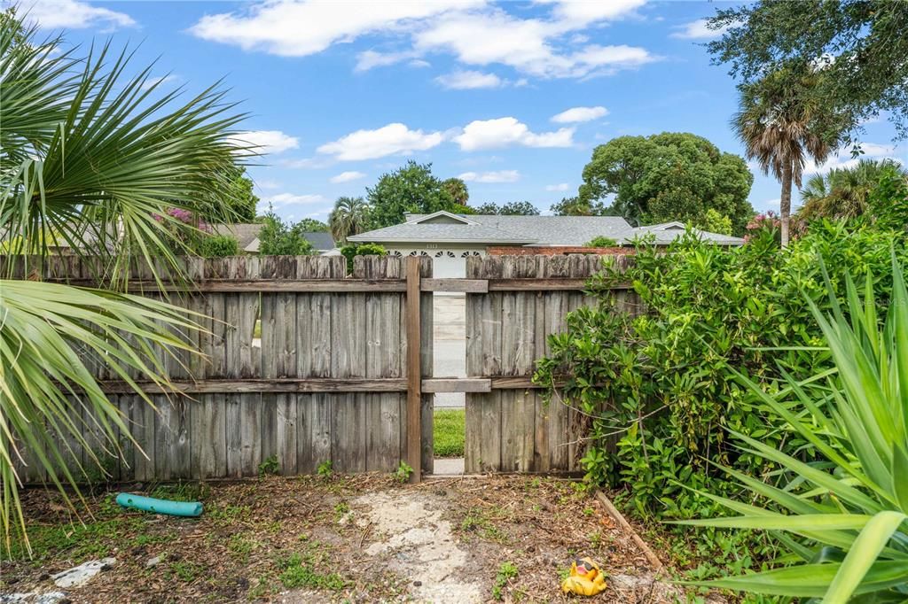 Activo con contrato: $487,700 (4 camas, 2 baños, 2200 Pies cuadrados)