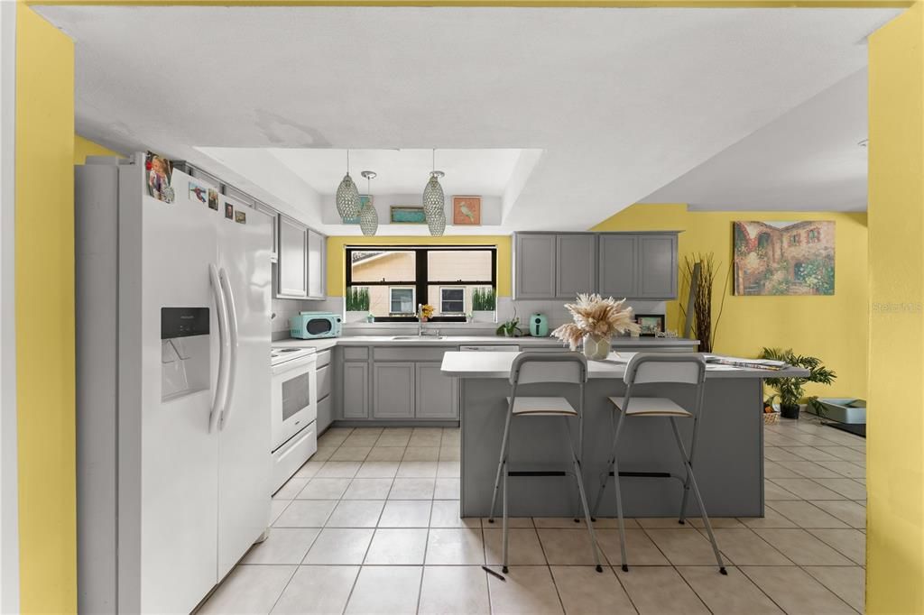 Activo con contrato: $487,700 (4 camas, 2 baños, 2200 Pies cuadrados)