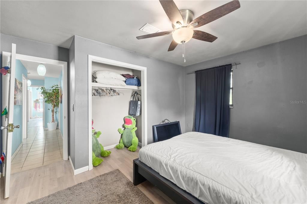 Activo con contrato: $487,700 (4 camas, 2 baños, 2200 Pies cuadrados)