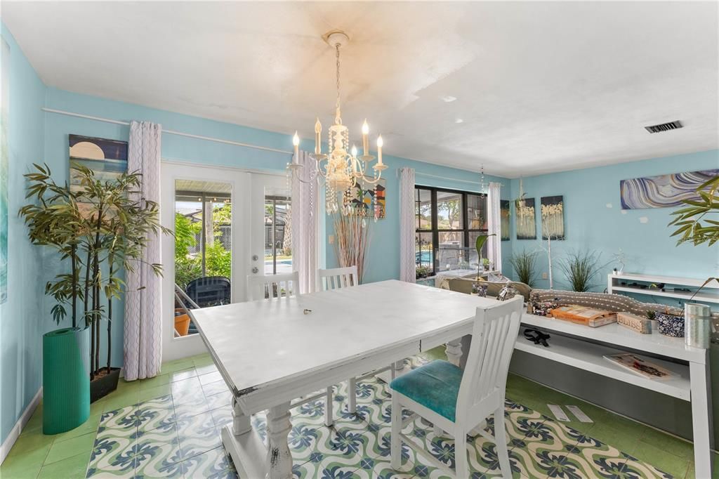 Activo con contrato: $487,700 (4 camas, 2 baños, 2200 Pies cuadrados)