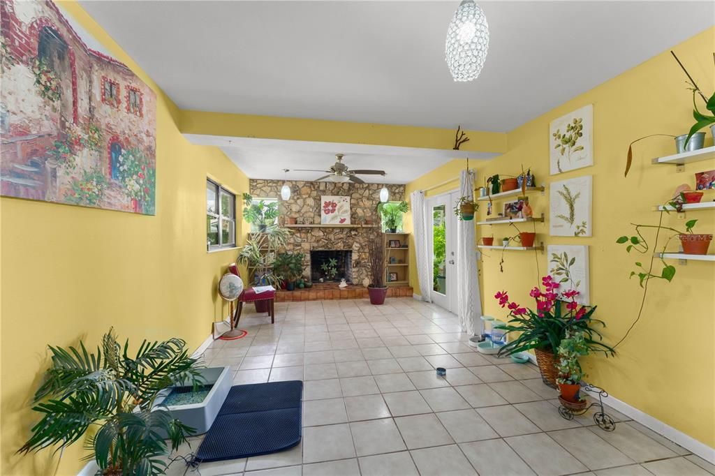 Activo con contrato: $487,700 (4 camas, 2 baños, 2200 Pies cuadrados)