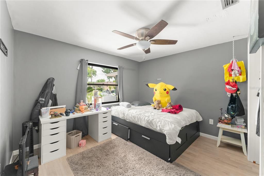 Activo con contrato: $487,700 (4 camas, 2 baños, 2200 Pies cuadrados)