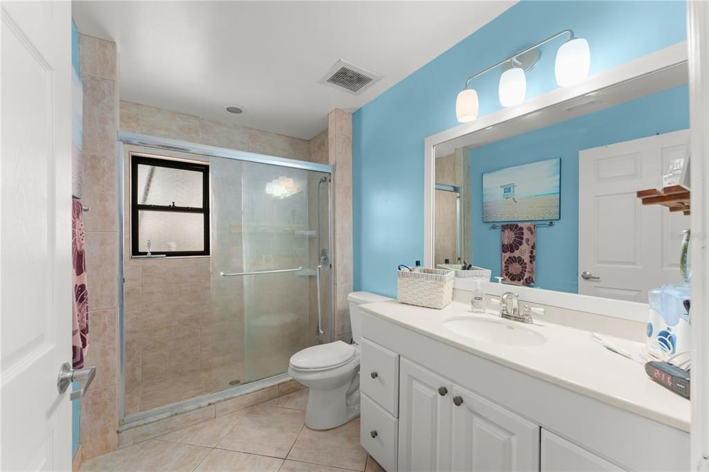 Activo con contrato: $487,700 (4 camas, 2 baños, 2200 Pies cuadrados)