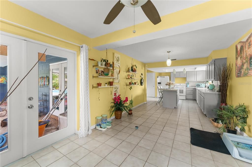 Activo con contrato: $487,700 (4 camas, 2 baños, 2200 Pies cuadrados)