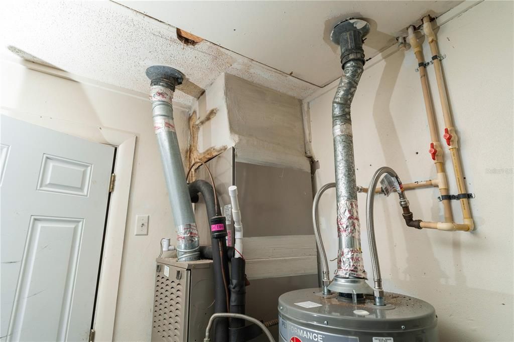 Activo con contrato: $487,700 (4 camas, 2 baños, 2200 Pies cuadrados)