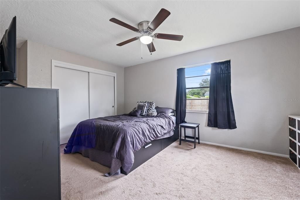 For Sale: $315,000 (3 beds, 2 baths, 1035 Square Feet)