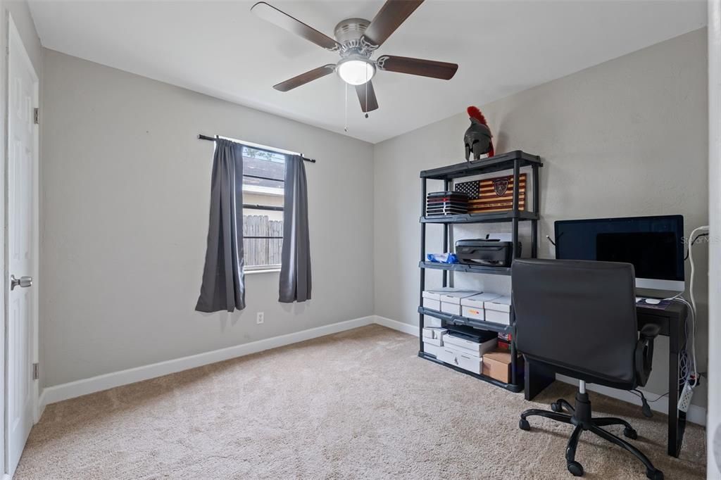 For Sale: $315,000 (3 beds, 2 baths, 1035 Square Feet)