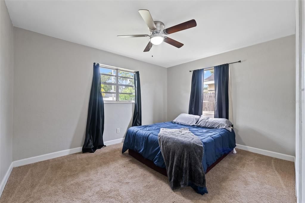 For Sale: $315,000 (3 beds, 2 baths, 1035 Square Feet)