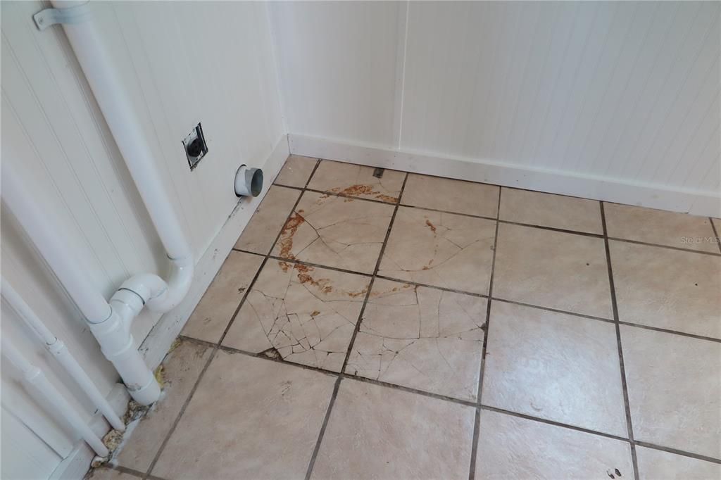 En Venta: $334,900 (5 camas, 6 baños, 4103 Pies cuadrados)