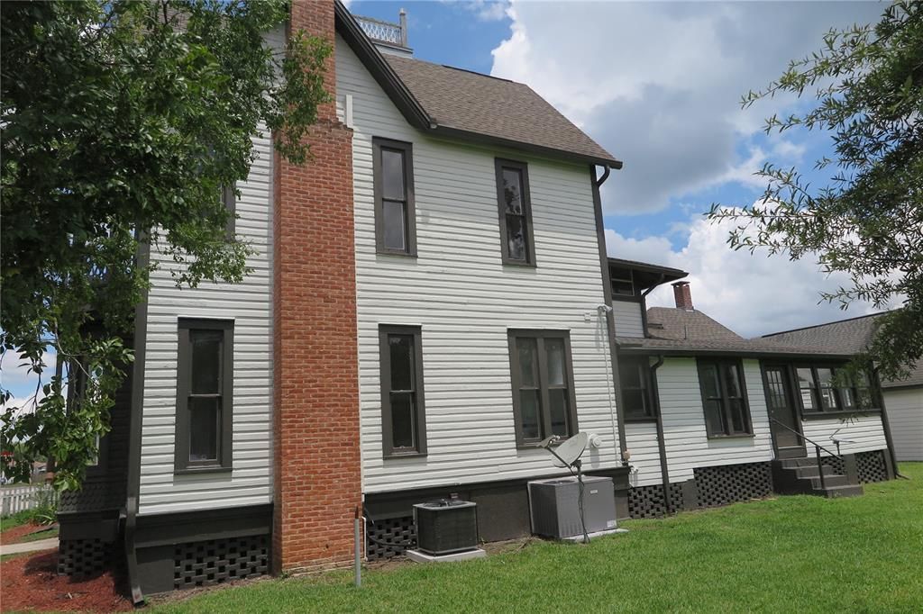 En Venta: $334,900 (5 camas, 6 baños, 4103 Pies cuadrados)