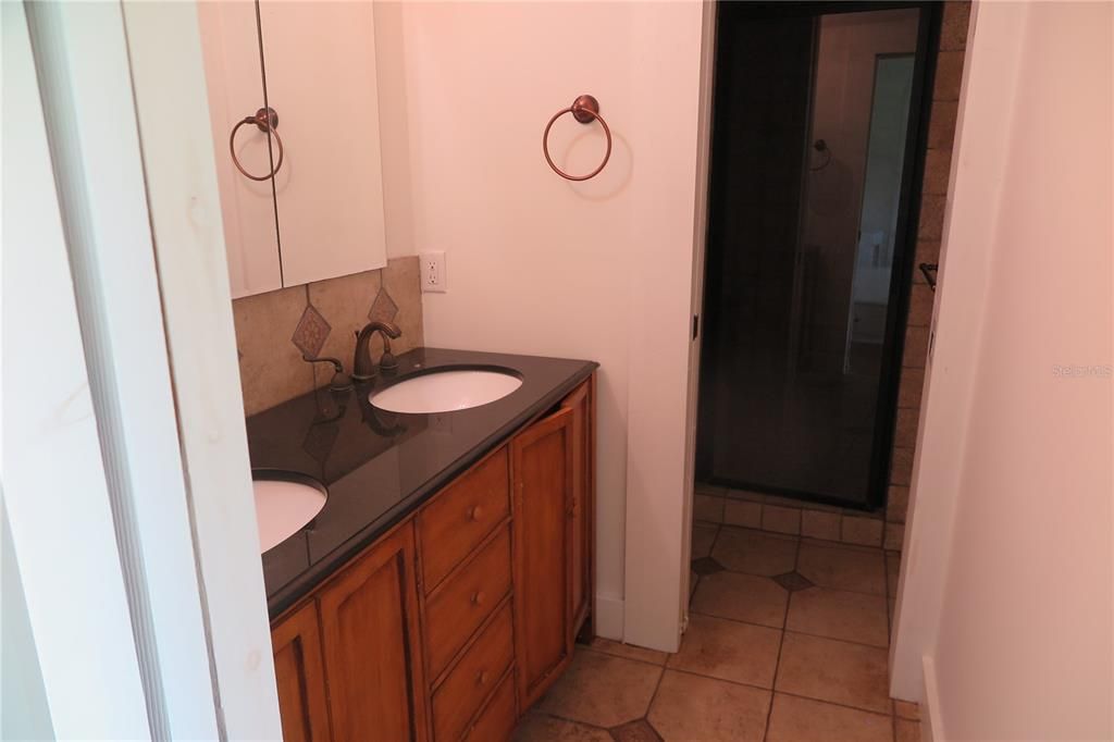 En Venta: $334,900 (5 camas, 6 baños, 4103 Pies cuadrados)