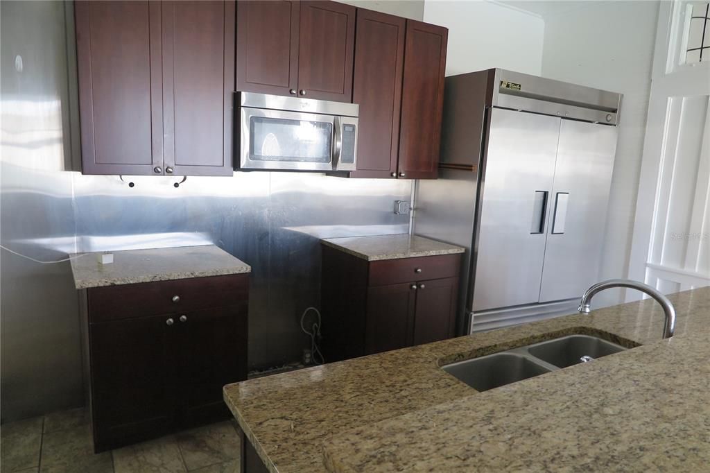 En Venta: $334,900 (5 camas, 6 baños, 4103 Pies cuadrados)