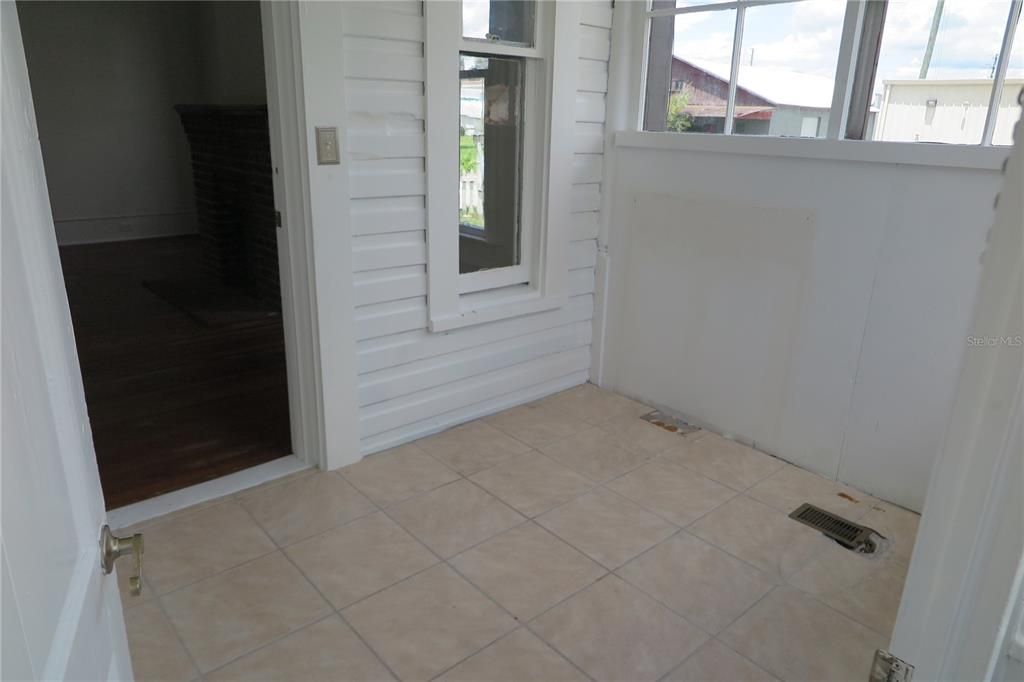 En Venta: $334,900 (5 camas, 6 baños, 4103 Pies cuadrados)